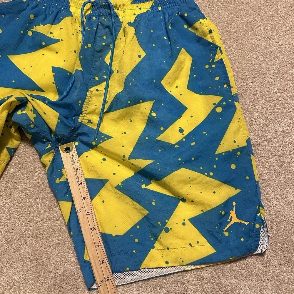 Nike Air Jordan Swim Trunks Size Medium Poolside Shorts Blue Yellow Lined